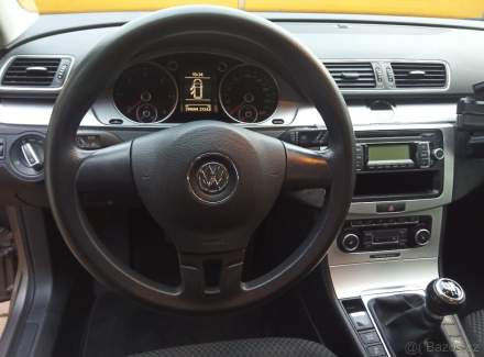 Volkswagen - Passat