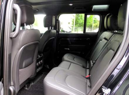 Land Rover - Defender