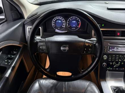 Volvo - V70