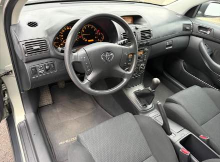 Toyota - Avensis