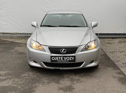 Lexus - IS