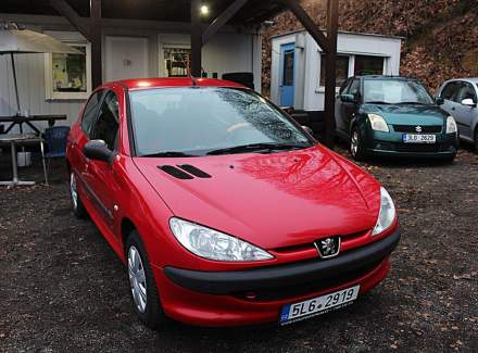 Peugeot - 206