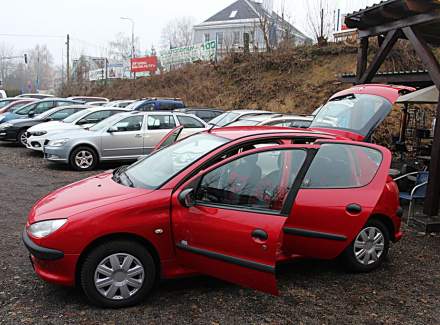 Peugeot - 206