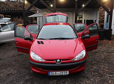 Peugeot - 206