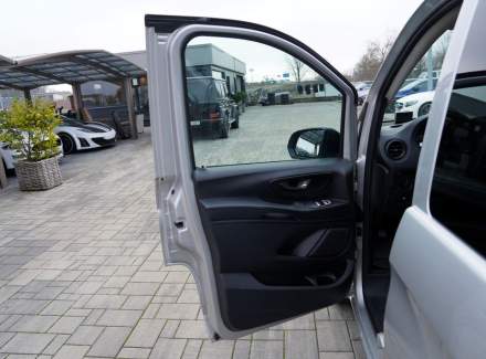 Mercedes-Benz - Vito
