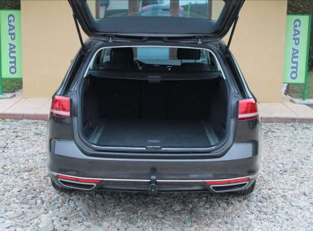 Volkswagen - Passat