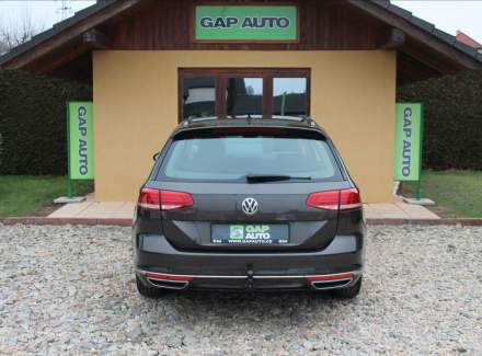 Volkswagen - Passat