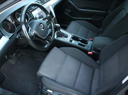 Volkswagen - Passat