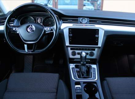 Volkswagen - Passat