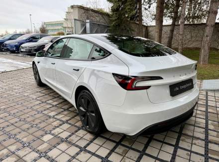 Tesla - Model 3