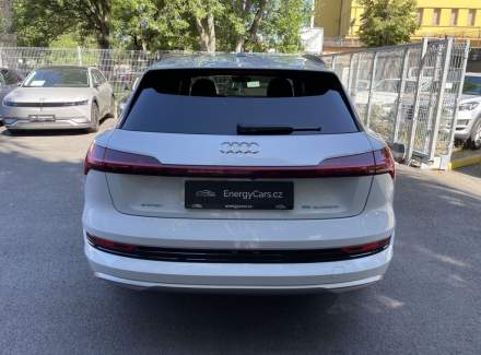 Audi - E-tron