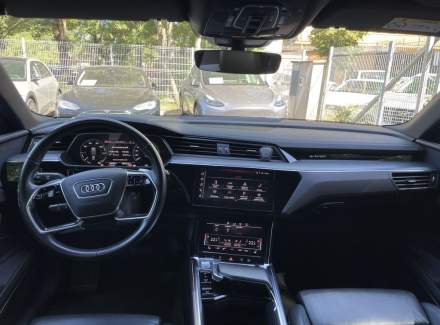 Audi - E-tron