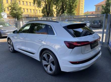 Audi - E-tron