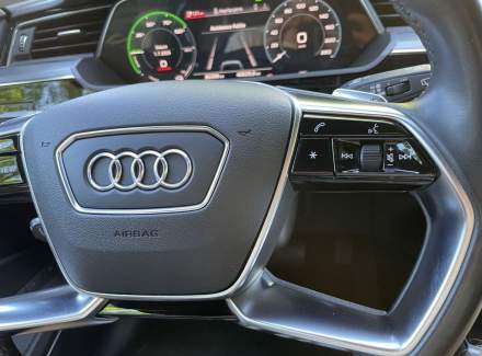 Audi - E-tron