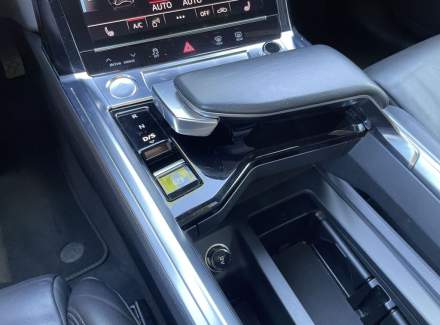 Audi - E-tron