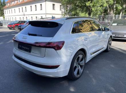 Audi - E-tron