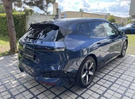 BMW - iX