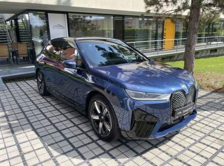 BMW - iX