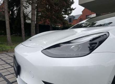 Tesla - Model 3