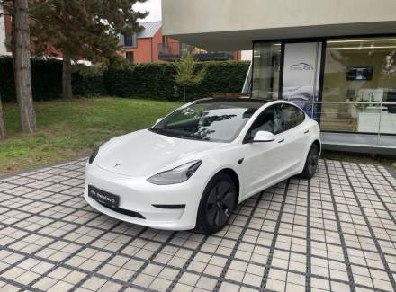 Tesla - Model 3