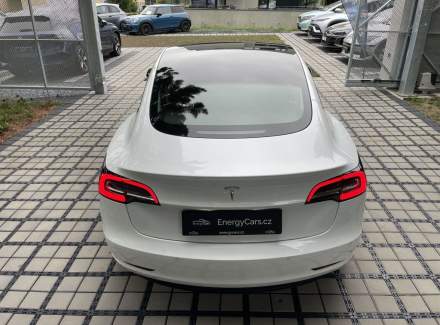 Tesla - Model 3