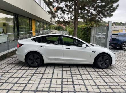 Tesla - Model 3