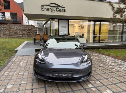 Tesla - Model 3