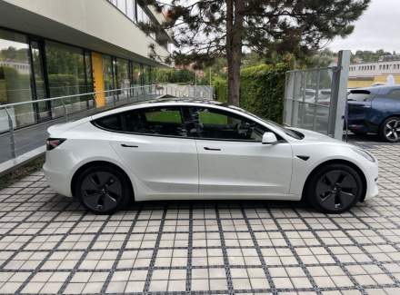 Tesla - Model 3