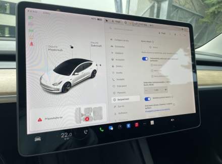 Tesla - Model 3