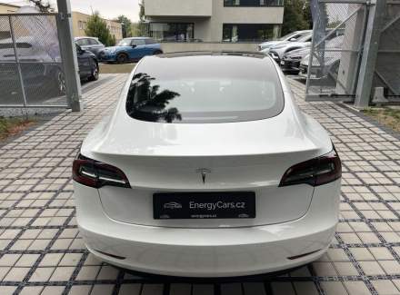 Tesla - Model 3