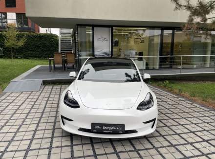 Tesla - Model 3