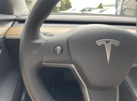 Tesla - Model 3