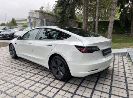 Tesla - Model 3