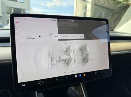 Tesla - Model 3