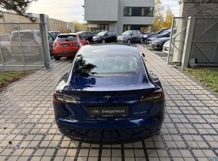 Tesla - Model 3