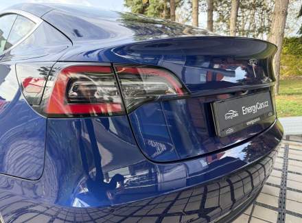 Tesla - Model 3