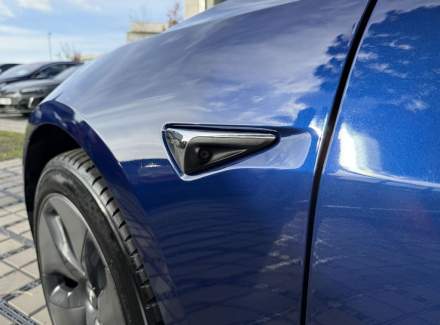 Tesla - Model 3