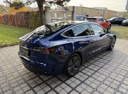 Tesla - Model 3