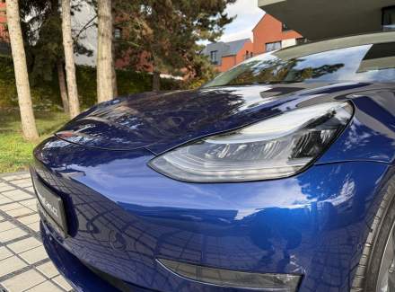 Tesla - Model 3
