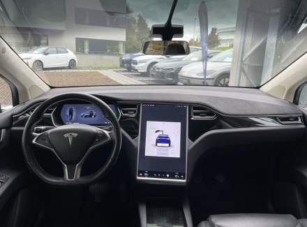Tesla - Model X