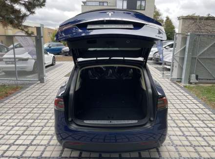 Tesla - Model X