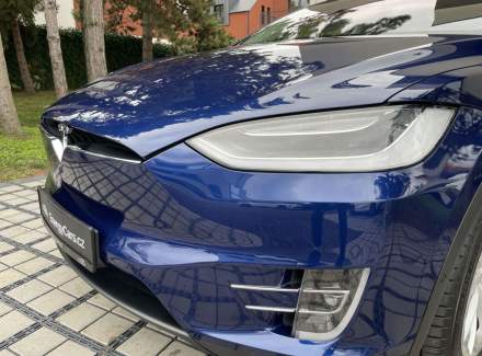 Tesla - Model X