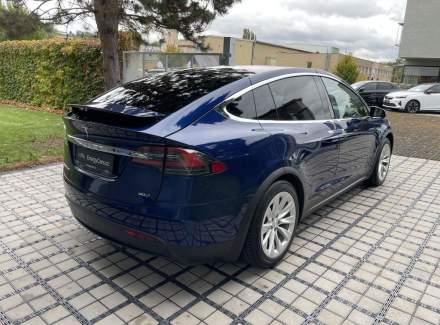 Tesla - Model X