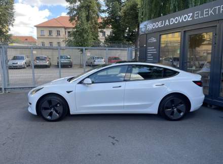 Tesla - Model 3