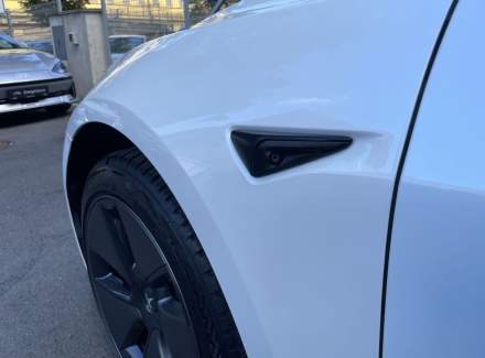 Tesla - Model 3
