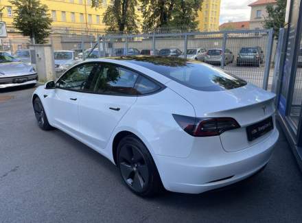 Tesla - Model 3