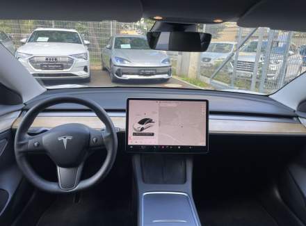 Tesla - Model 3