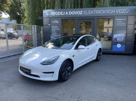 Tesla - Model 3