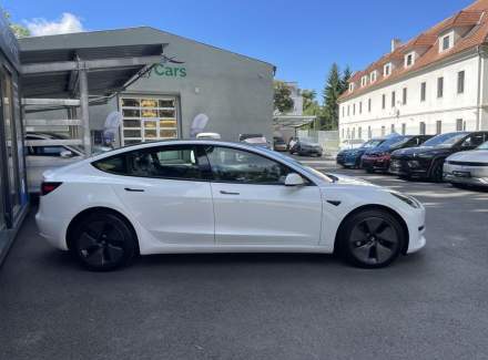Tesla - Model 3