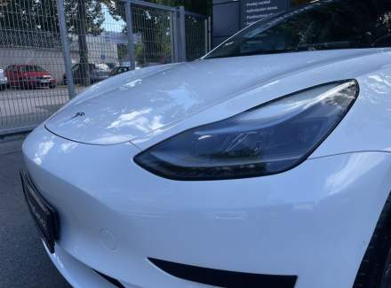 Tesla - Model 3